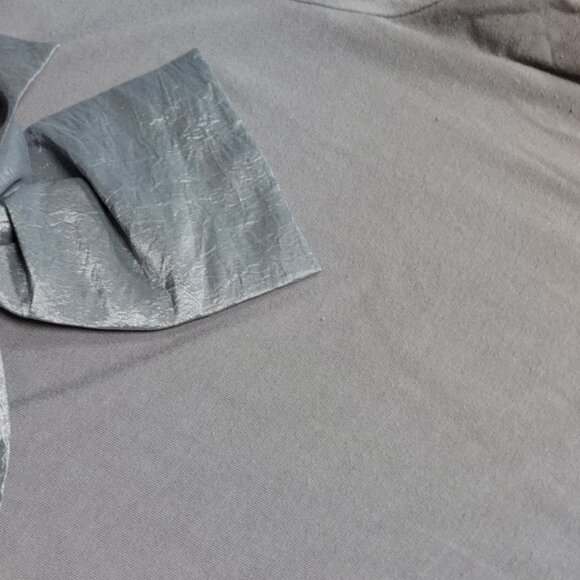 DAINTY JEWELLS MODEST SILVER BOW ACCENT TOP - SIZE L GUC - Picture 2 of 5